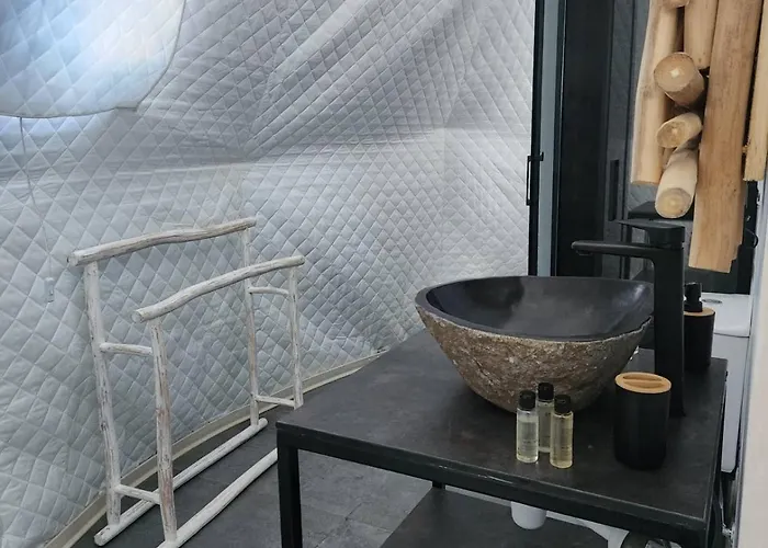 River Glamping Kalopanayiotis ロッジ