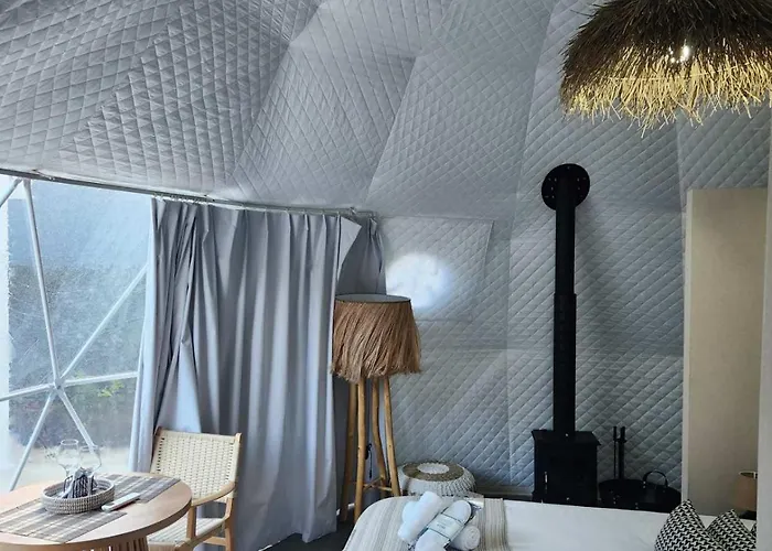 River Glamping Kalopanayiotis ロッジ