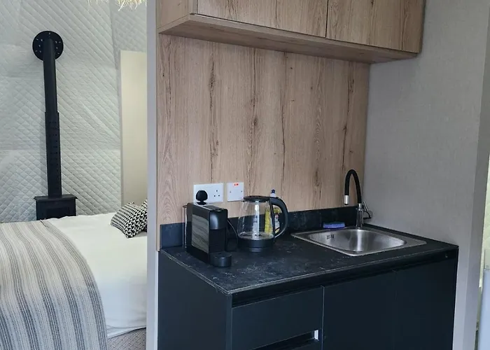 River Glamping Kalopanayiotis * カロパナイオティス