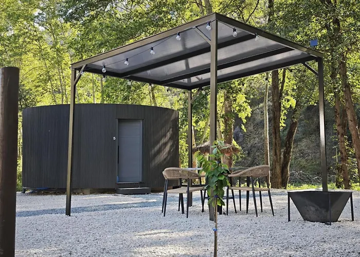 ロッジ River Glamping Kalopanayiotis