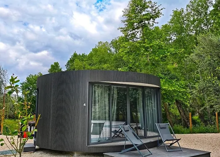 River Glamping Kalopanayiotis * カロパナイオティス