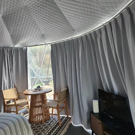 River Glamping Kalopanayiotis קאלופאנאיוטיס
