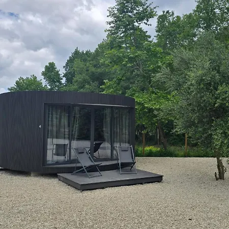 River Glamping Kalopanayiotis קאלופאנאיוטיס