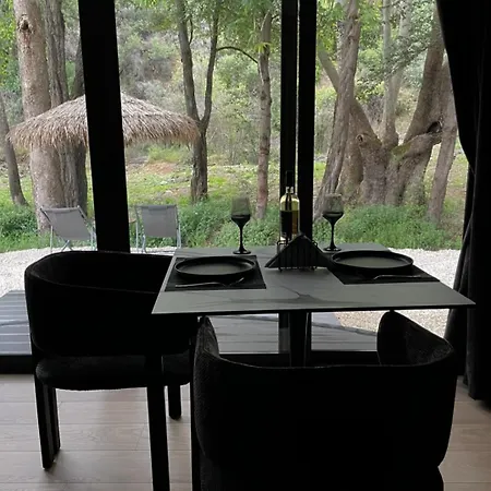 River Glamping Kalopanayiotis Lodge