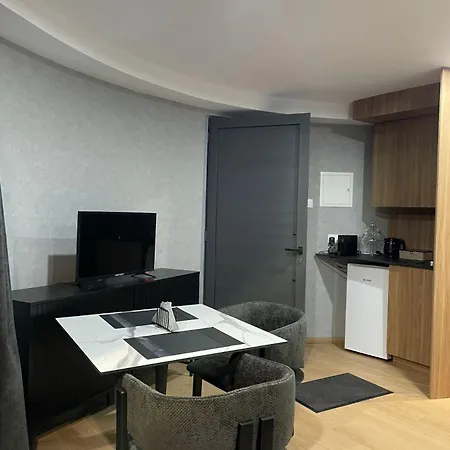 River Glamping Kalopanayiotis אכסניה *