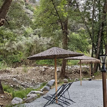 River Glamping Kalopanayiotis Lodge