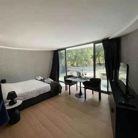 River Glamping Kalopanayiotis Jaktstuga