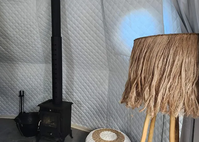 River Glamping Kalopanayiotis Alojamento de Turismo Selvagem Kalopanagiotis