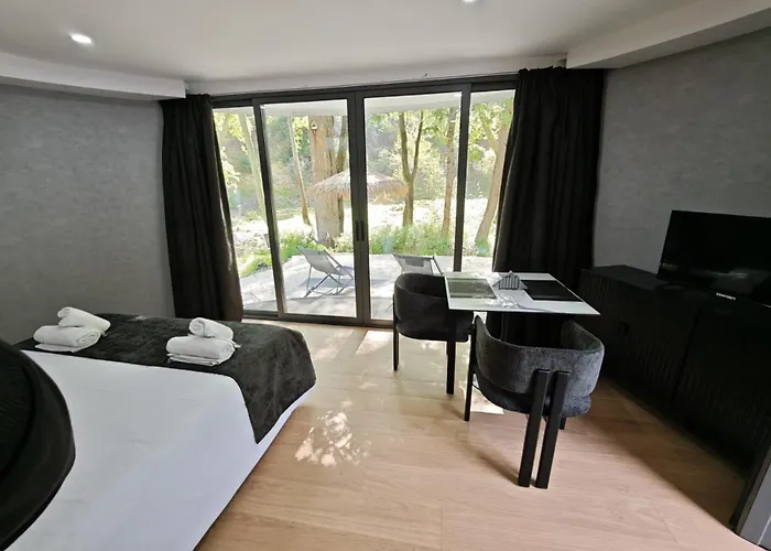 River Glamping Kalopanayiotis * Kalopanajótisz